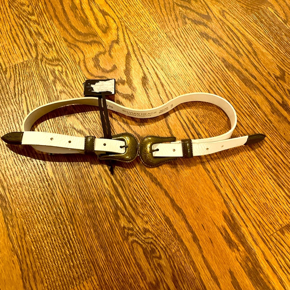 Girls belt (new, size small)